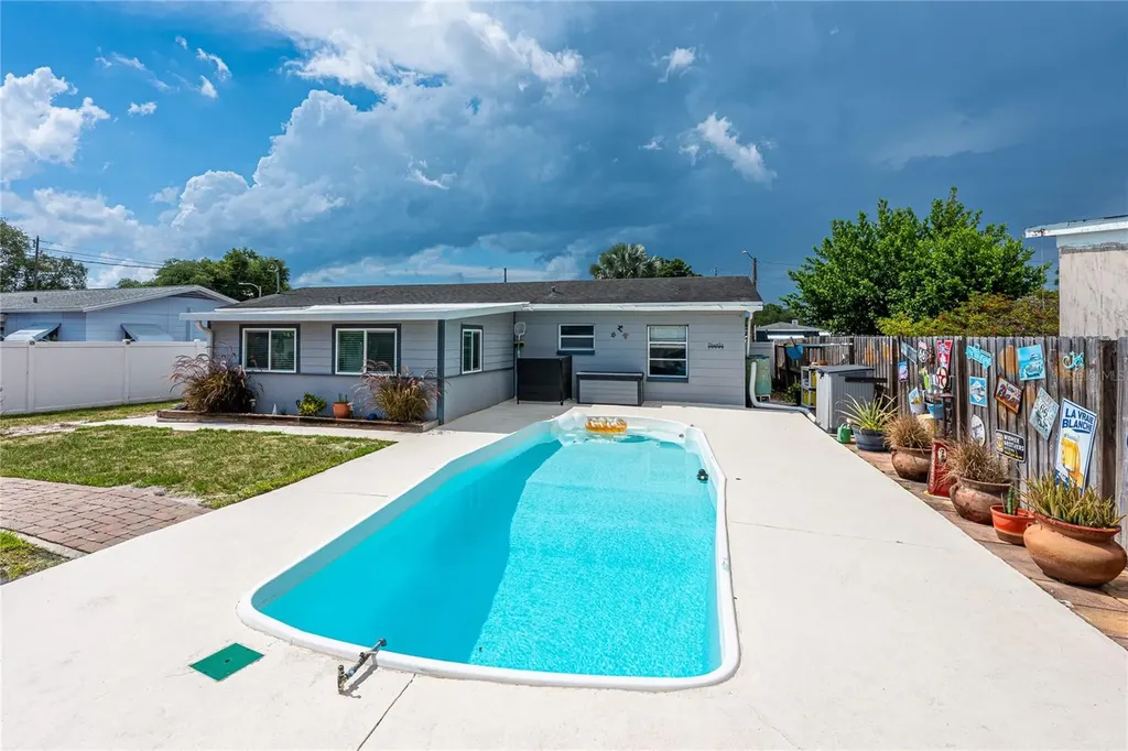 5760 3rd Avenue N St Petersburg FL 33710