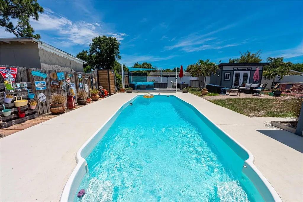 5760 3rd Avenue N St Petersburg FL 33710