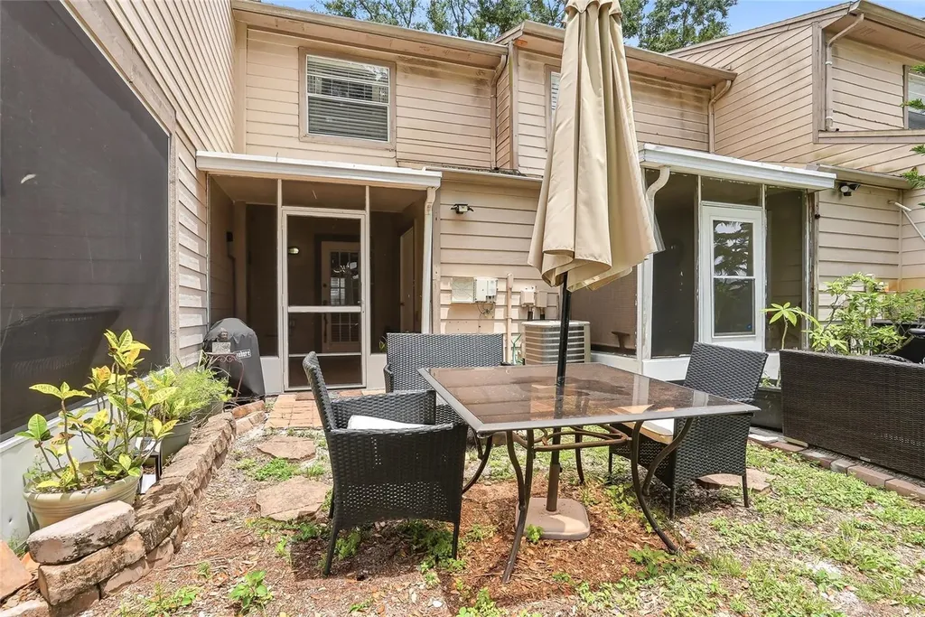 2209 Fletchers Point Circle Tampa FL 33613