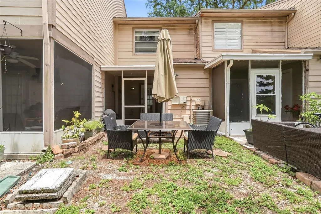 2209 Fletchers Point Circle Tampa FL 33613