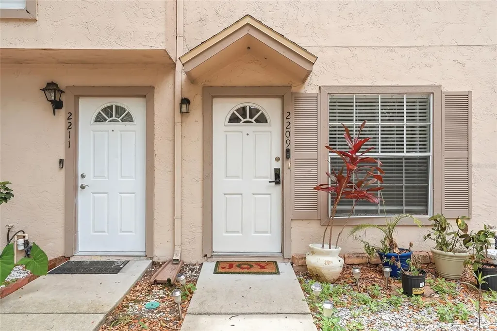 2209 Fletchers Point Circle Tampa FL 33613
