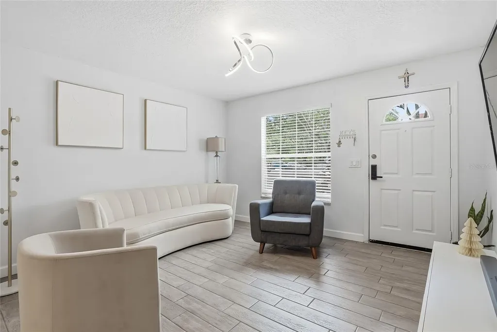 2209 Fletchers Point Circle Tampa FL 33613