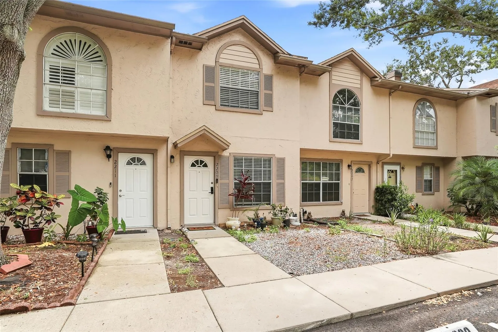 2209 Fletchers Point Circle Tampa FL 33613