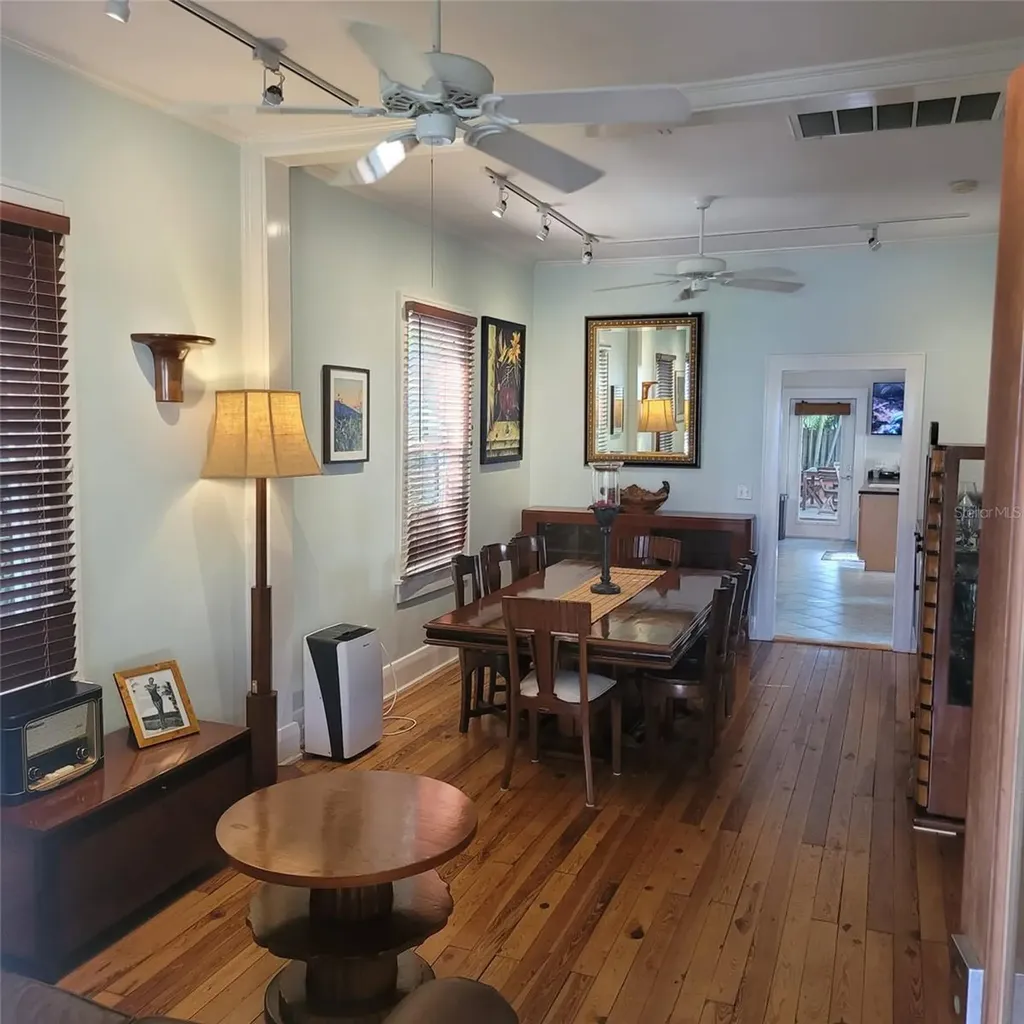 2916 W Bay Court Avenue Tampa FL 33611