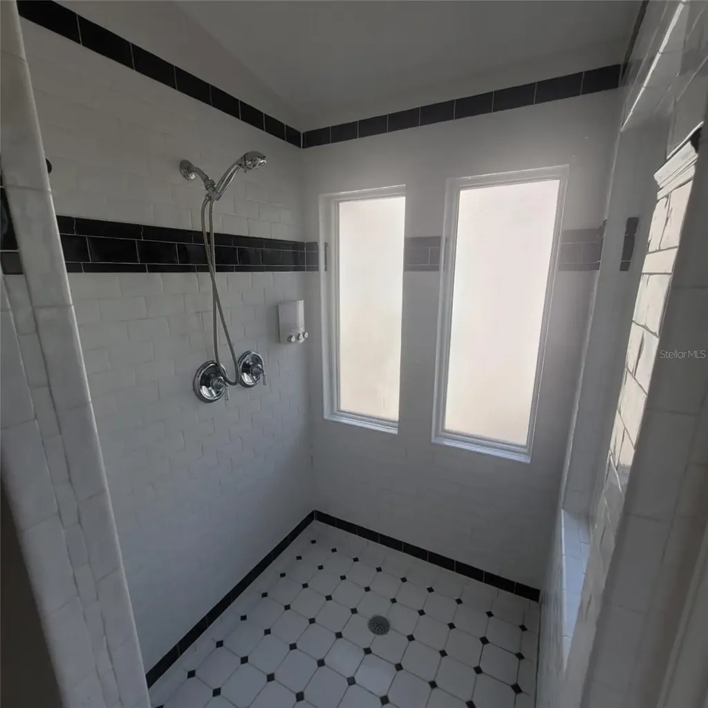 2916 W Bay Court Avenue Tampa FL 33611