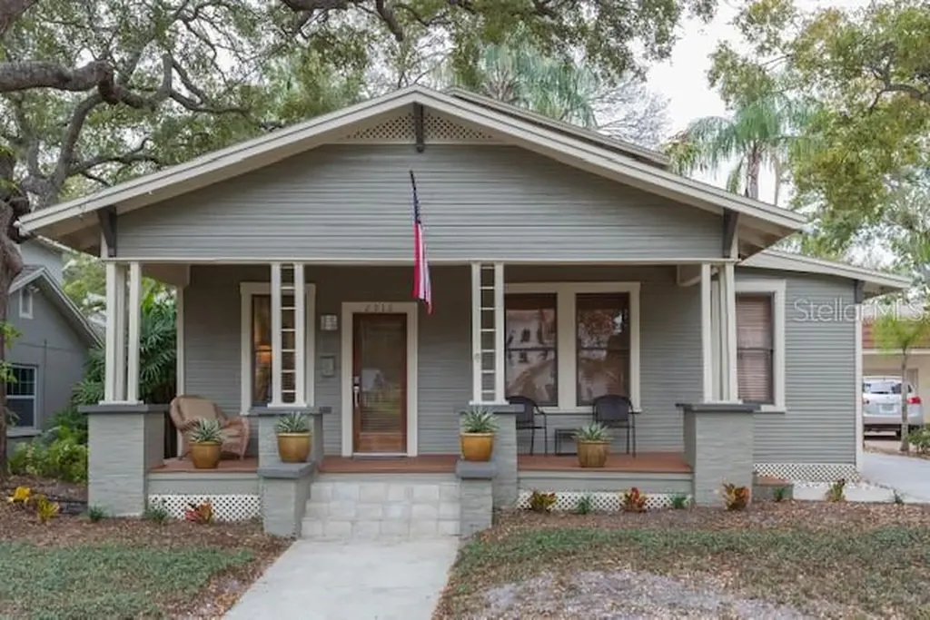2916 W Bay Court Avenue Tampa FL 33611