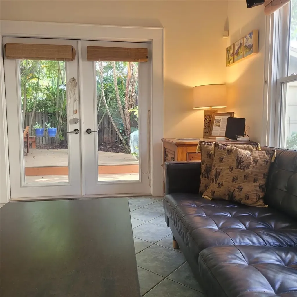 2916 W Bay Court Avenue Tampa FL 33611