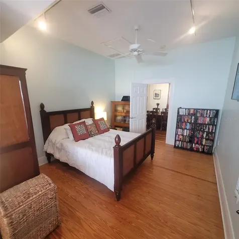 2916 W Bay Court Avenue Tampa FL 33611
