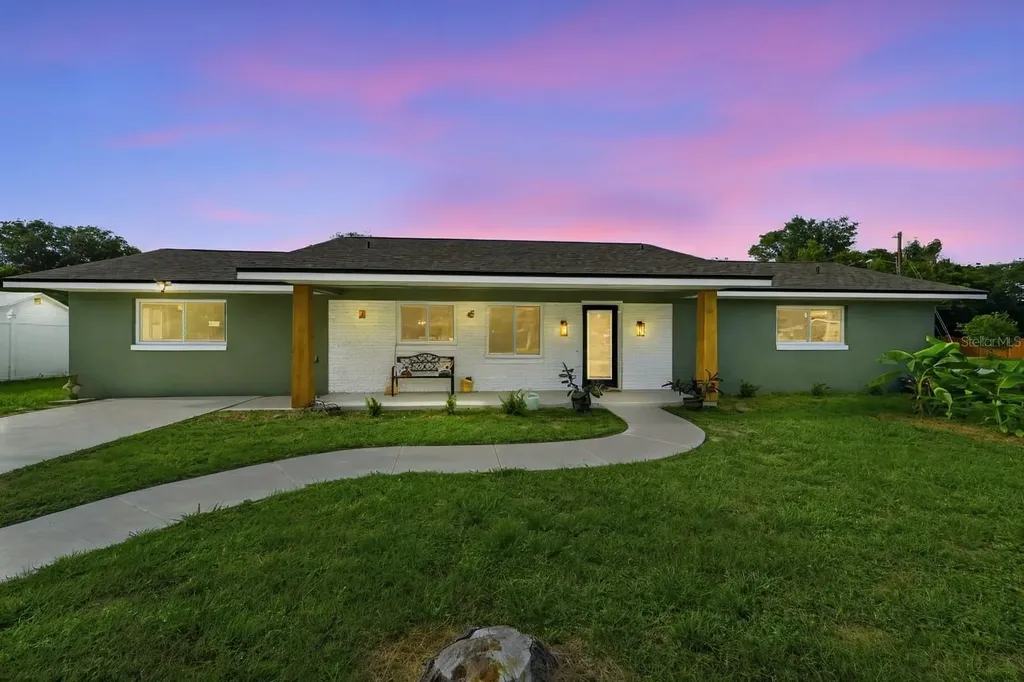 525 E Roberts Street Orange City FL 32763