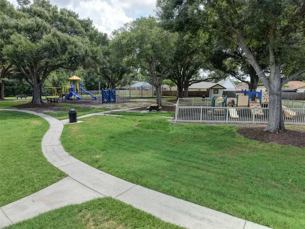 1541 Chepacket Street Brandon FL 33511