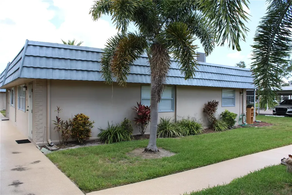 1802 Bedford Terrace Sun City Center FL 33573