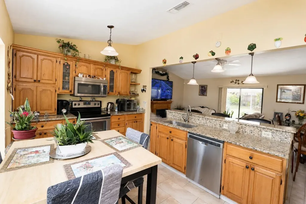 1822 S Houston Drive Deltona FL 32738