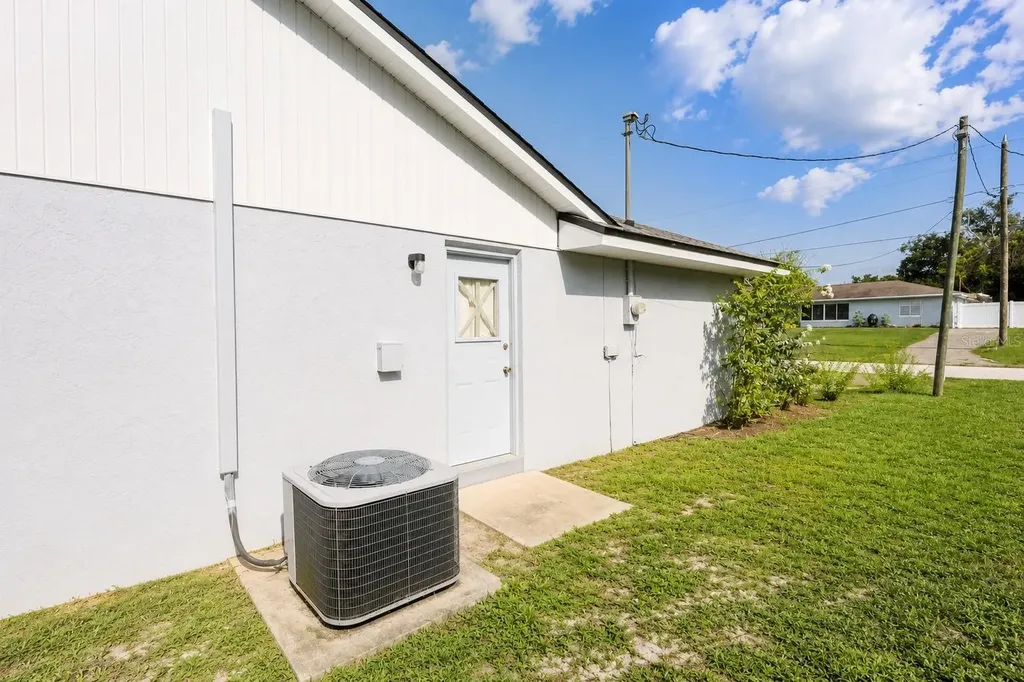 1822 S Houston Drive Deltona FL 32738