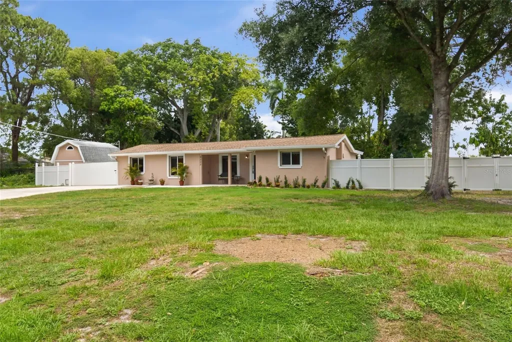 8205 Westridge Drive Tampa FL 33615