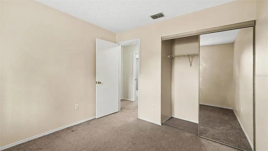 206 Oak Circle Ocala FL 34472