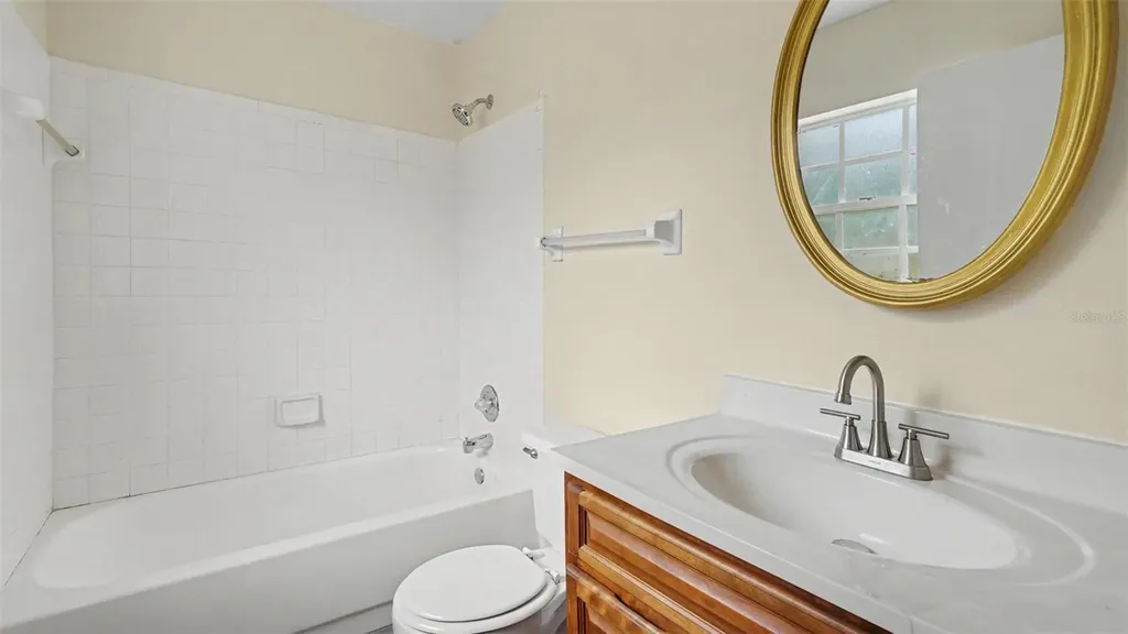 206 Oak Circle Ocala FL 34472