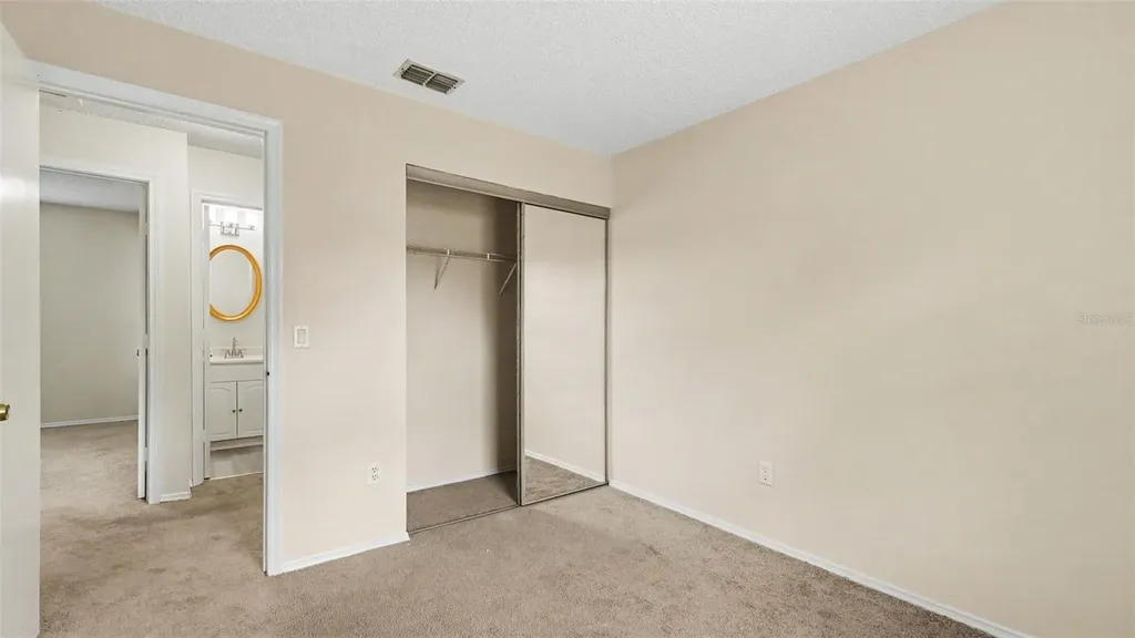 206 Oak Circle Ocala FL 34472