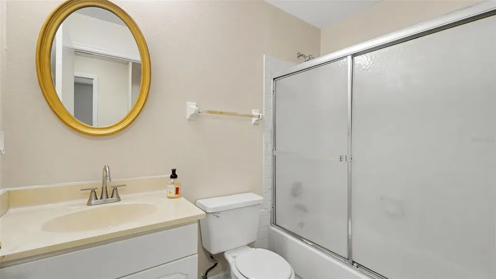 206 Oak Circle Ocala FL 34472