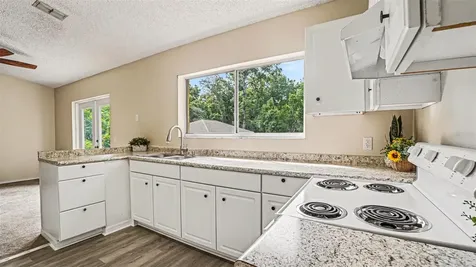 206 Oak Circle Ocala FL 34472