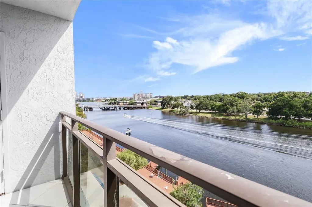 2780 N Riverside Drive Tampa FL 33602
