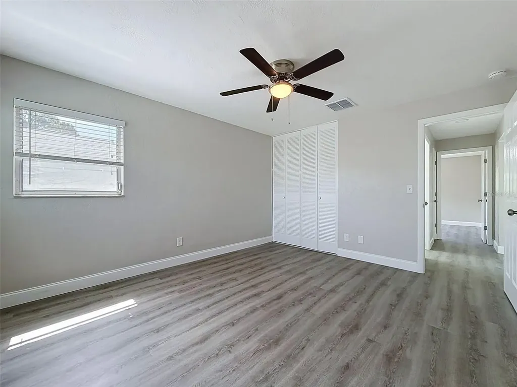 307 87th Avenue NE St Petersburg FL 33702