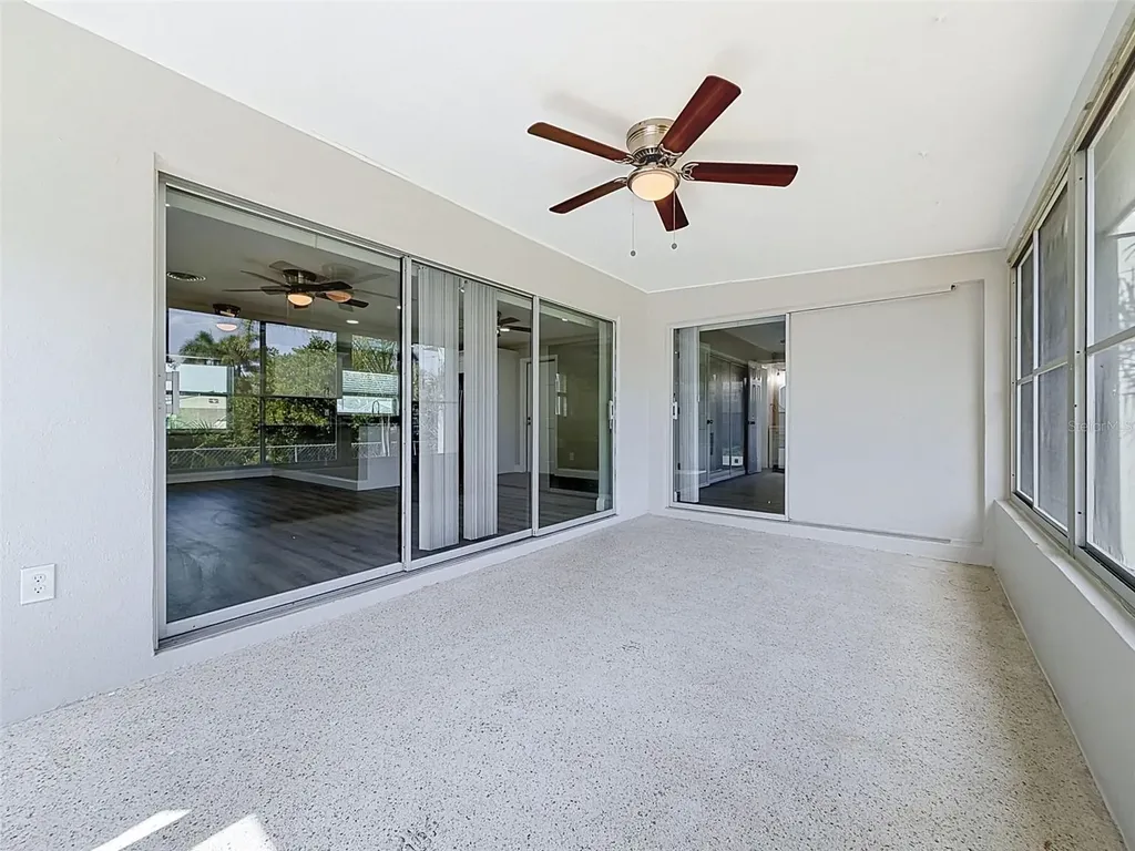 307 87th Avenue NE St Petersburg FL 33702
