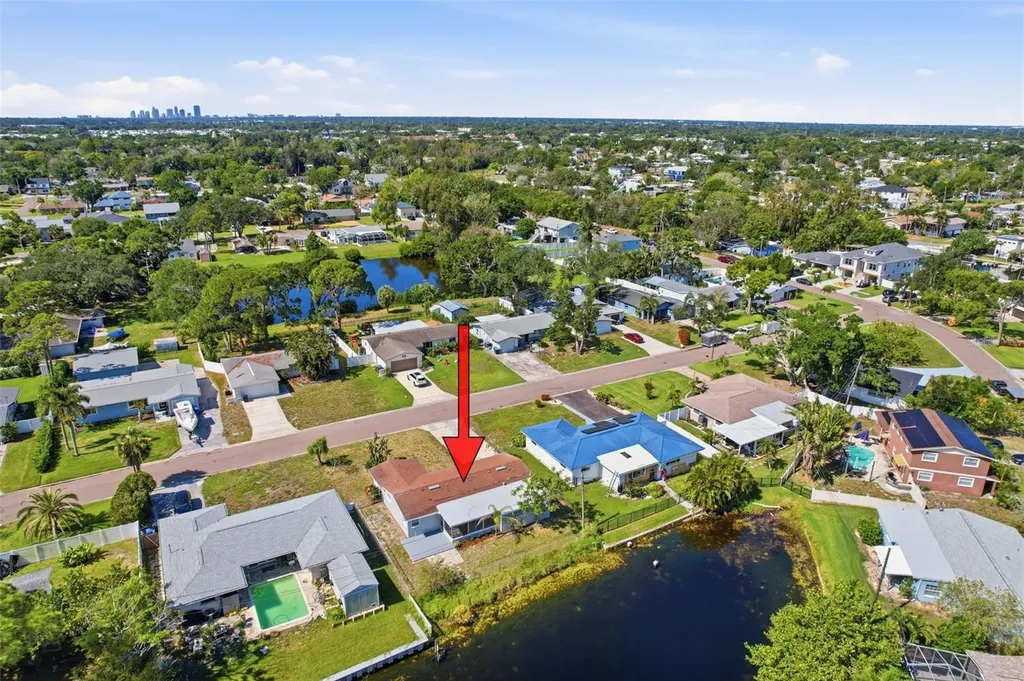 307 87th Avenue NE St Petersburg FL 33702