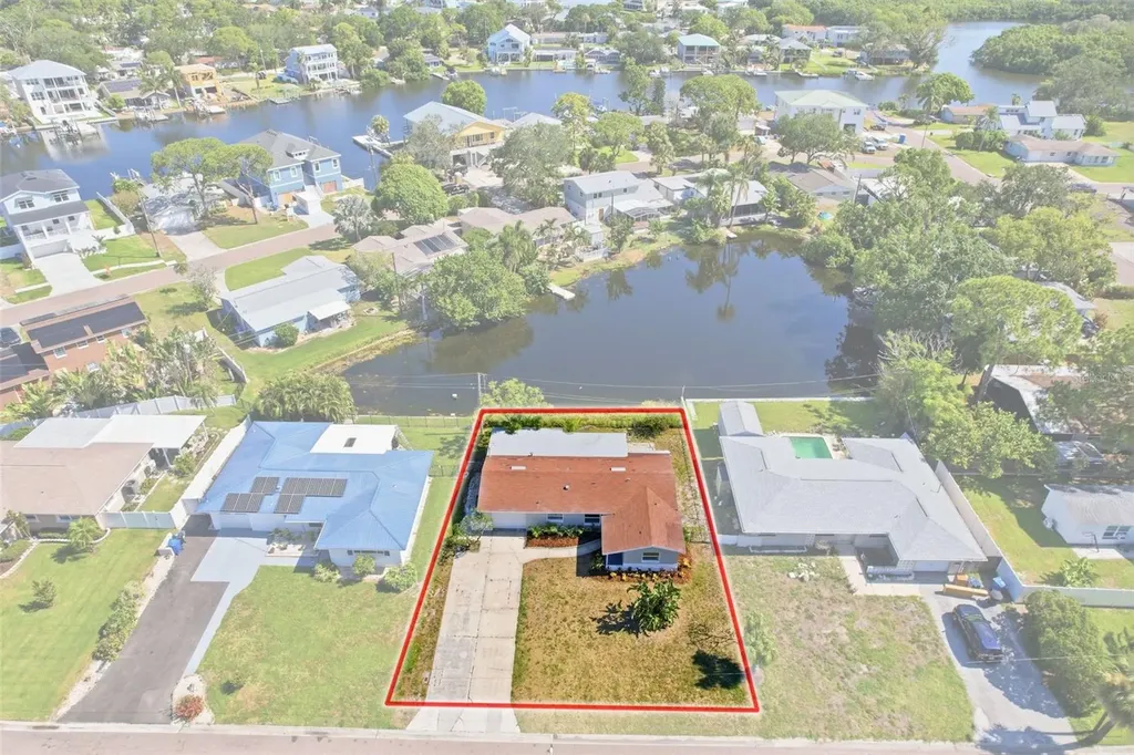 307 87th Avenue NE St Petersburg FL 33702