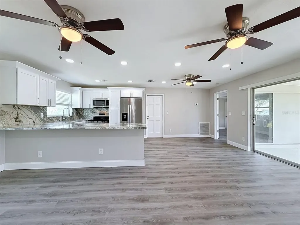 307 87th Avenue NE St Petersburg FL 33702
