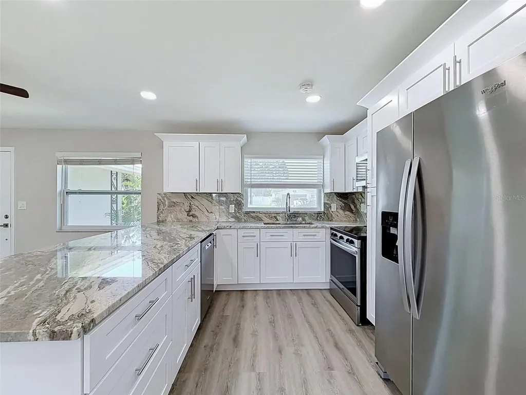 307 87th Avenue NE St Petersburg FL 33702