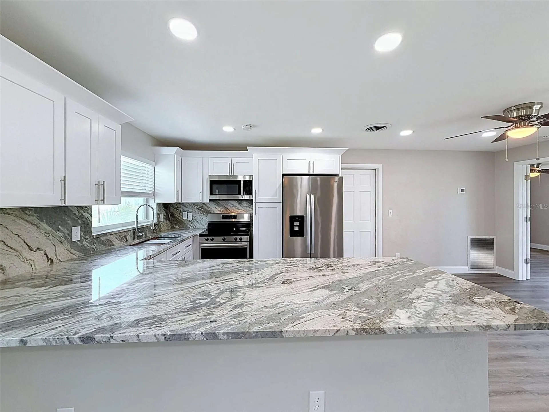 307 87th Avenue NE St Petersburg FL 33702