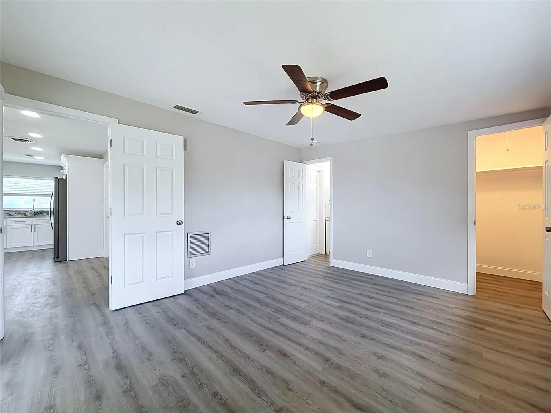 307 87th Avenue NE St Petersburg FL 33702