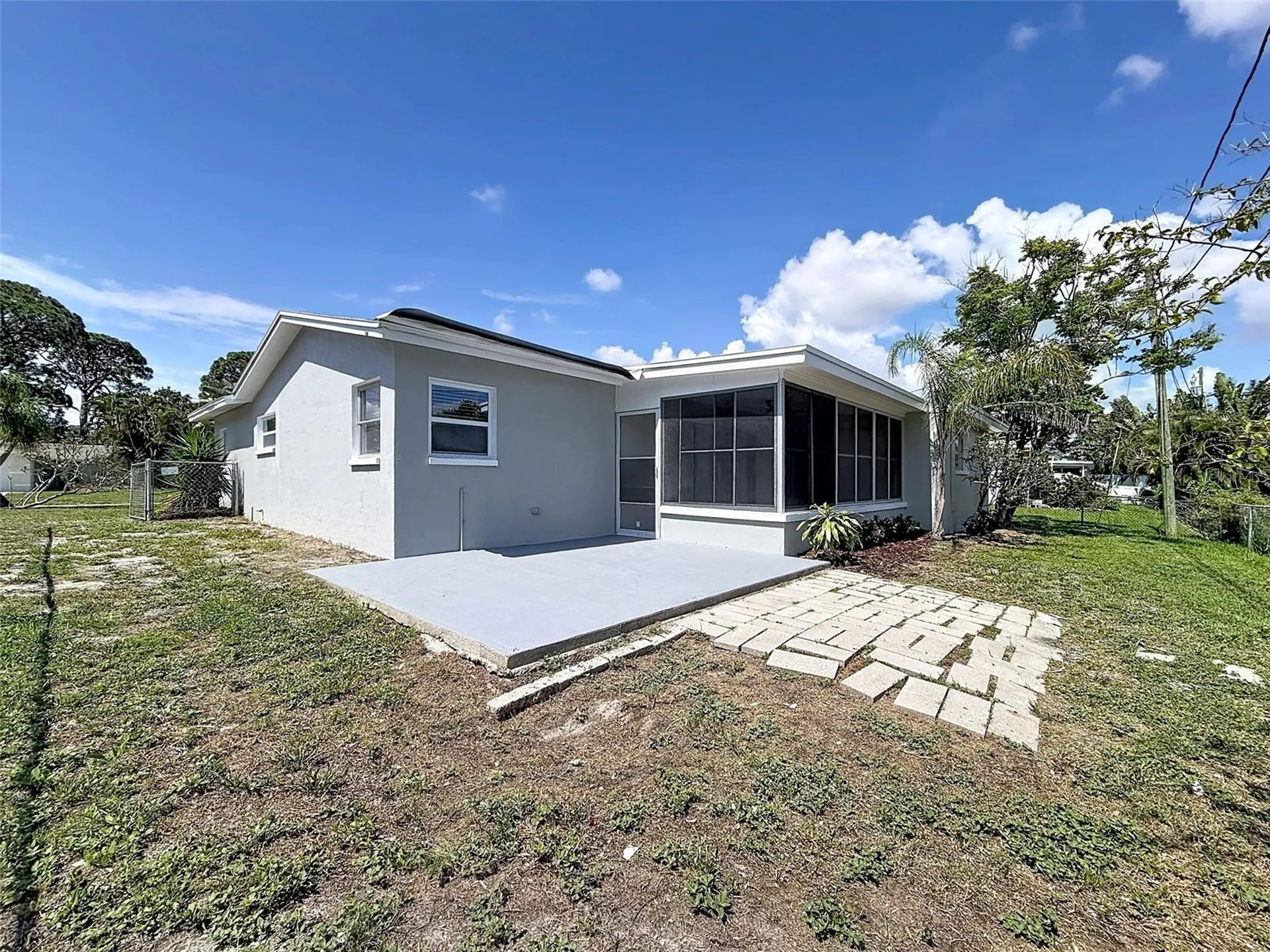 307 87th Avenue NE St Petersburg FL 33702