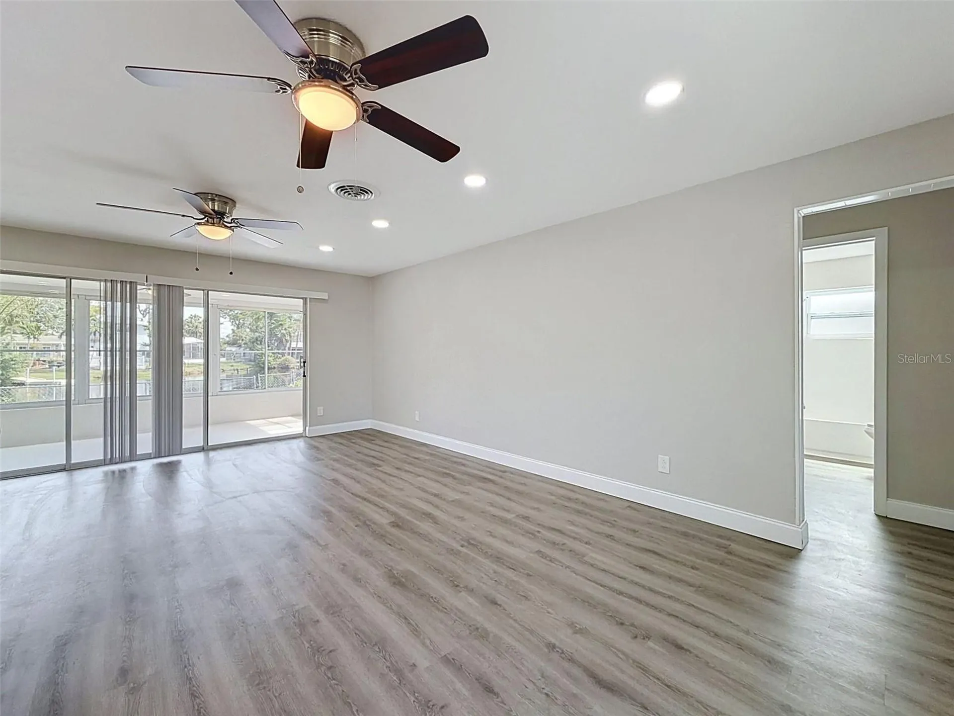 307 87th Avenue NE St Petersburg FL 33702