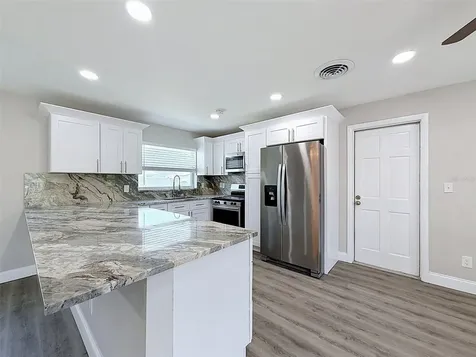 307 87th Avenue NE St Petersburg FL 33702