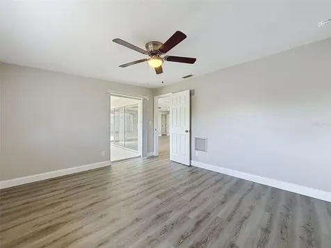 307 87th Avenue NE St Petersburg FL 33702