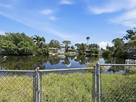307 87th Avenue NE St Petersburg FL 33702