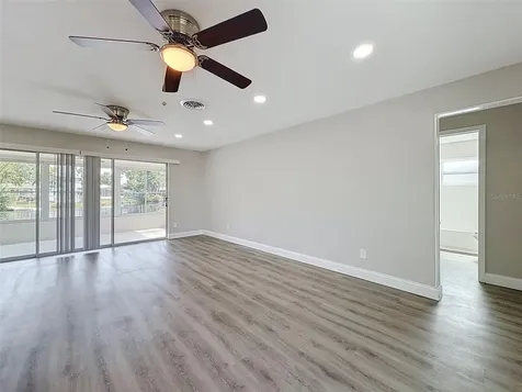 307 87th Avenue NE St Petersburg FL 33702