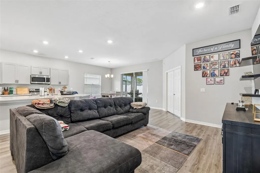 35271 Crescent Creek Drive Zephyrhills FL 33541