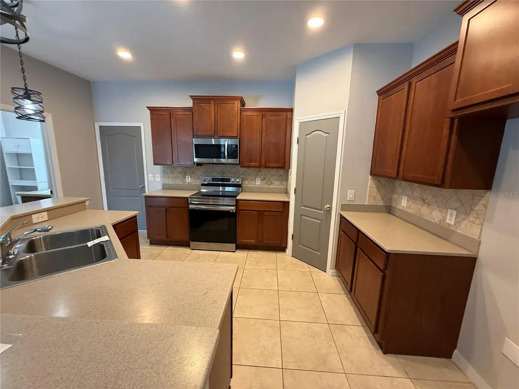 2260 Tradewinds Drive Kissimmee FL 34746