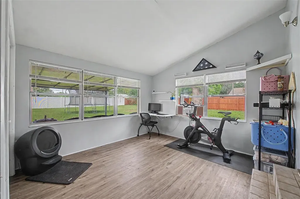 4738 9th Street Zephyrhills FL 33542
