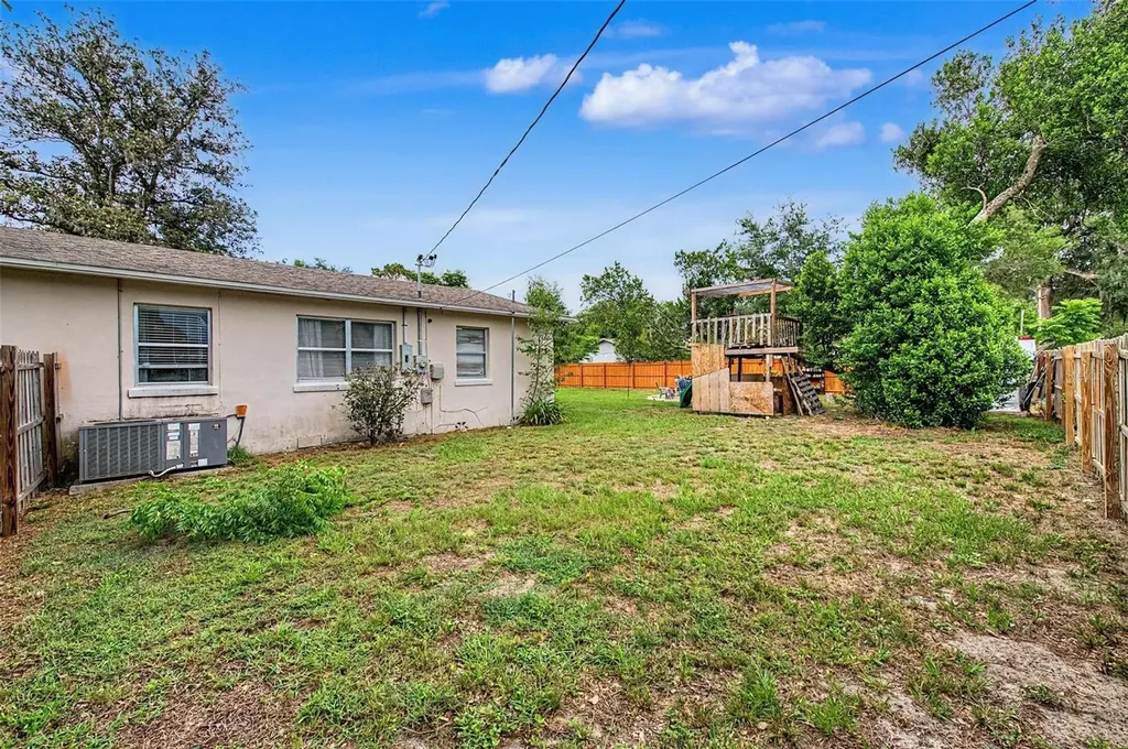 4738 9th Street Zephyrhills FL 33542