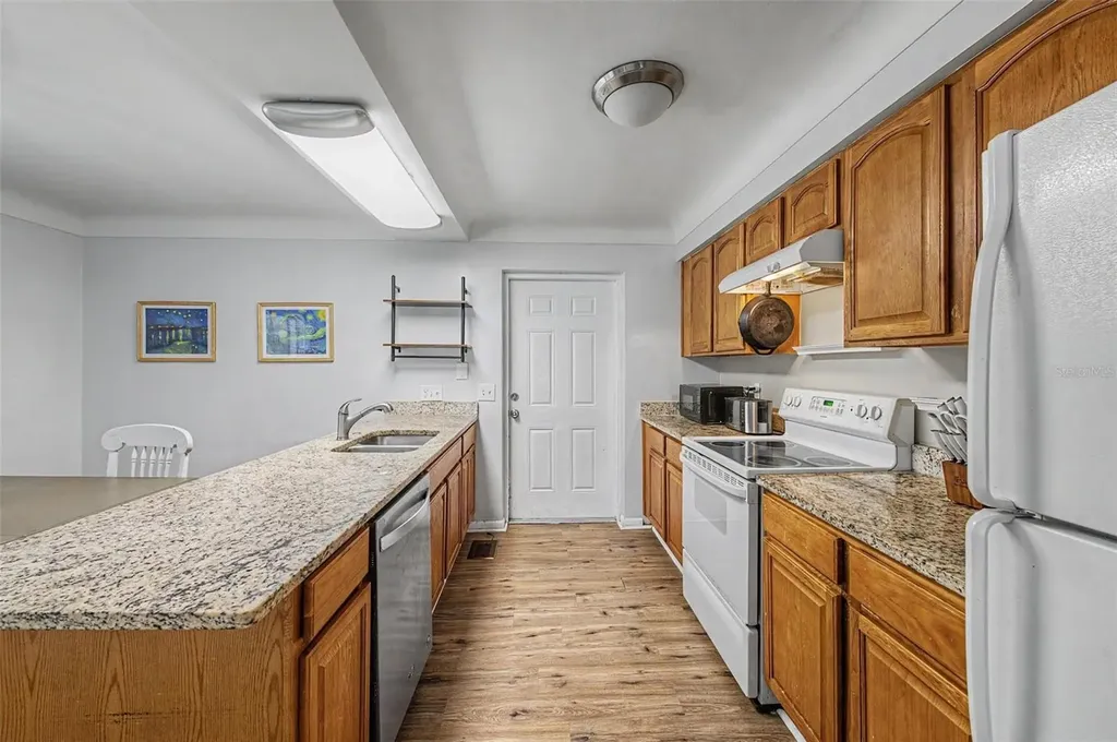 4738 9th Street Zephyrhills FL 33542