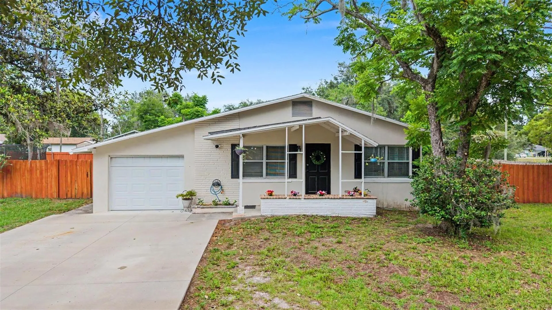 4738 9th Street Zephyrhills FL 33542