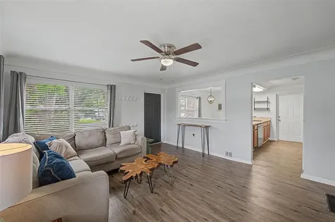 4738 9th Street Zephyrhills FL 33542