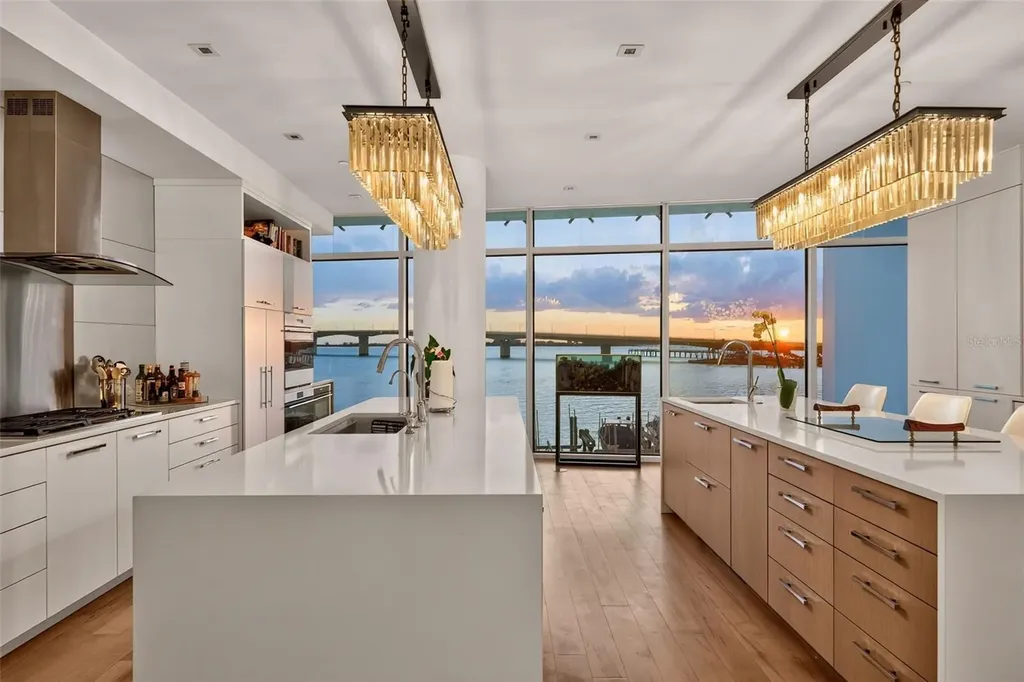 280 Golden Gate Point Sarasota FL 34236