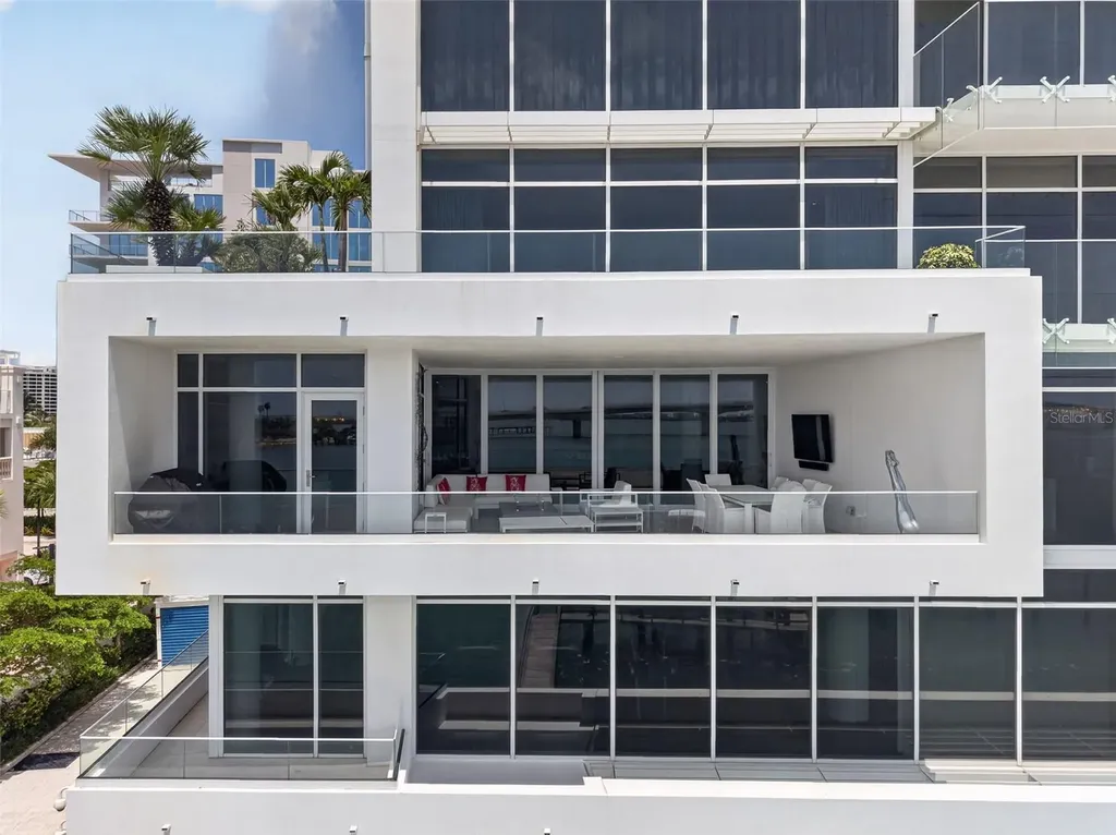 280 Golden Gate Point Sarasota FL 34236