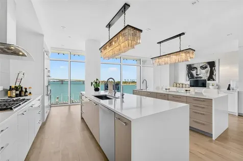 280 Golden Gate Point Sarasota FL 34236