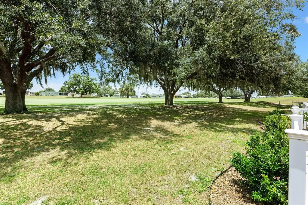 723 Heathrow Avenue Lady Lake FL 32159
