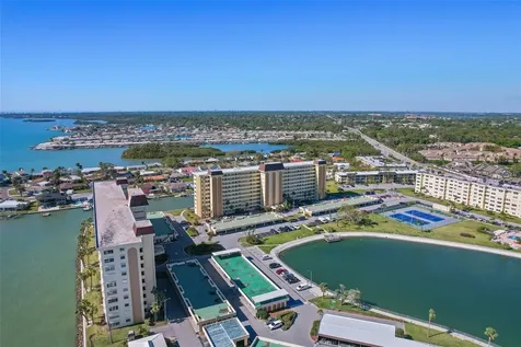 4725 Cove Circle St Petersburg FL 33708